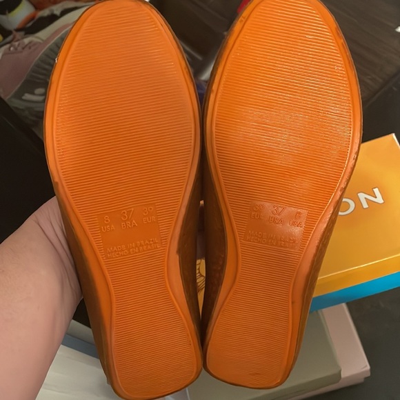 University of Texas Longhorns velvet flats with silver emblem NEW w/tags - Picture 5 of 5